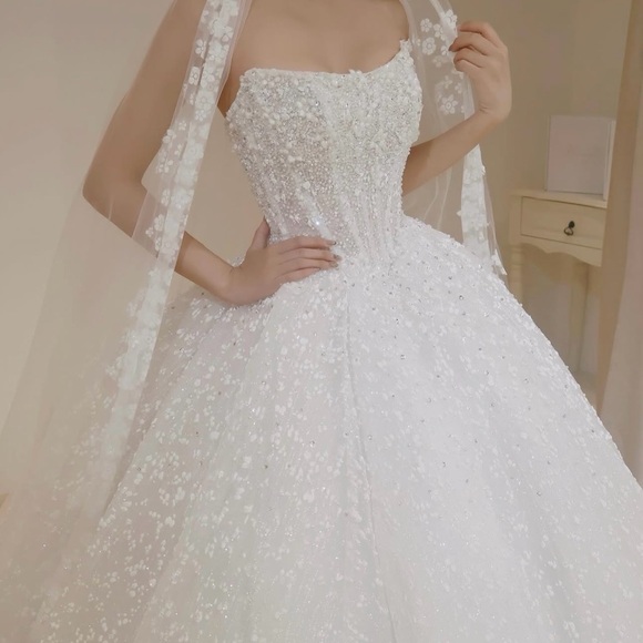 Elegant White Sequin Wedding Dress